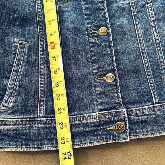 NWT Lee Women's Legendary Style Stretch Blue Denim Jacket Size Small Regular Fit - Picture 12 of 13